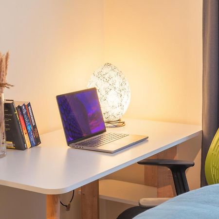 Stay In Our Stylish Flat! & Secure Building & Sleeps Up To 4 Birmingham Exterior photo