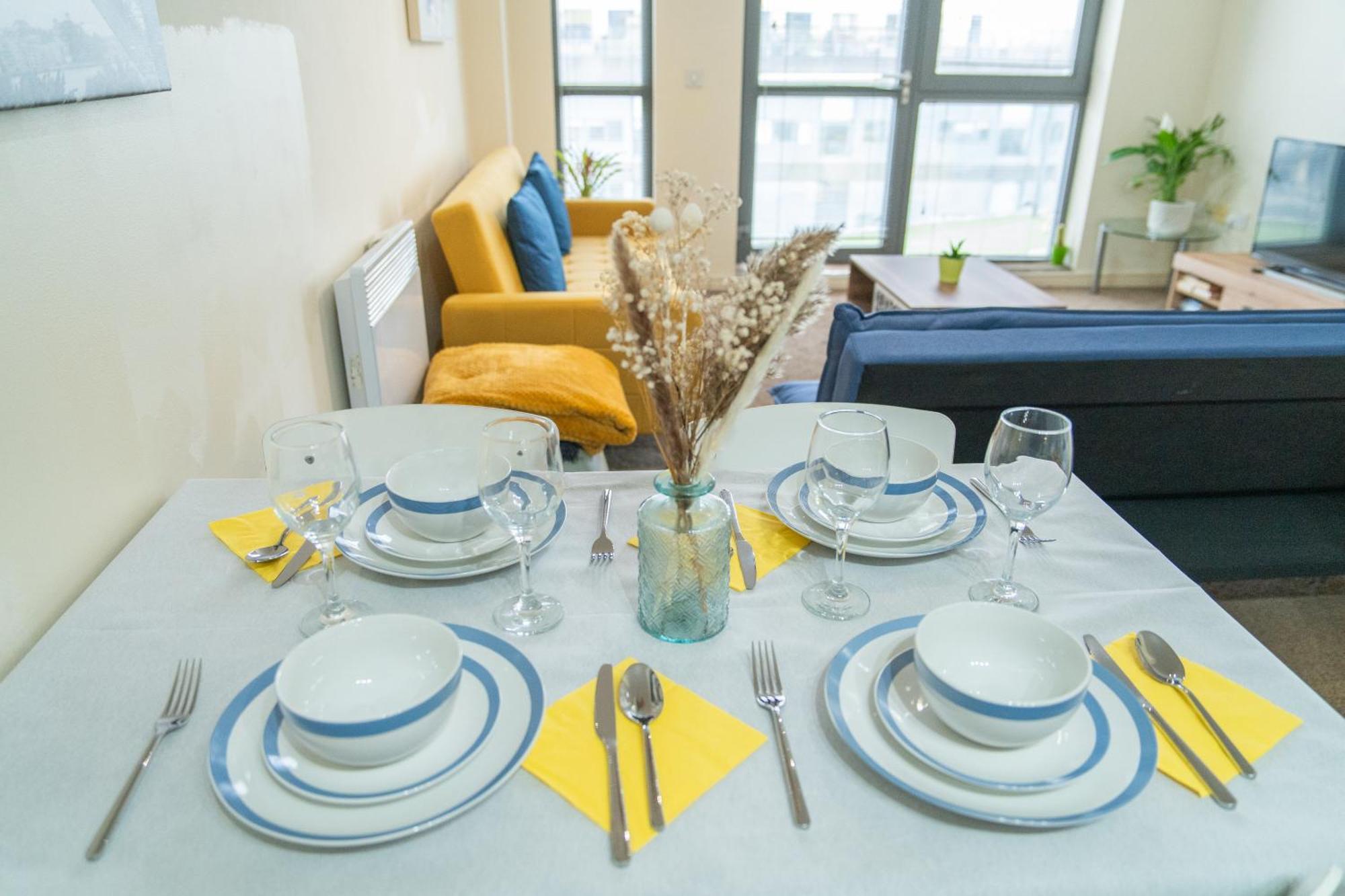 Stay In Our Stylish Flat! & Secure Building & Sleeps Up To 4 Birmingham Exterior photo