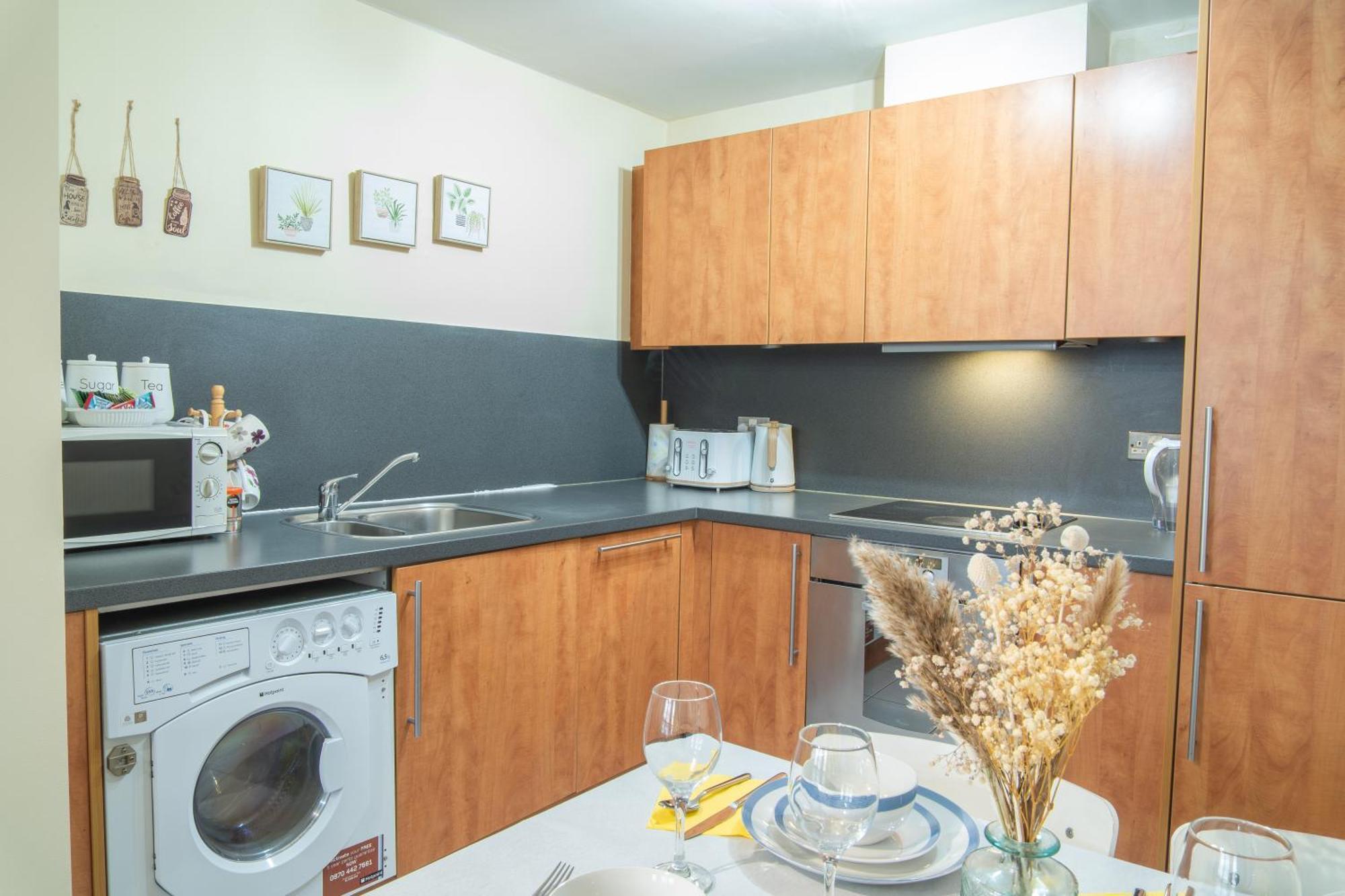 Stay In Our Stylish Flat! & Secure Building & Sleeps Up To 4 Birmingham Exterior photo
